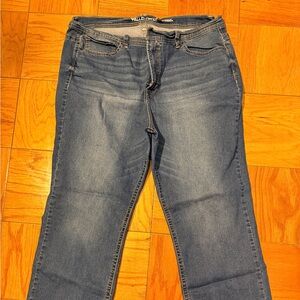 Wallflower Classic Straight-Leg Jeans in Medium Blue Wash